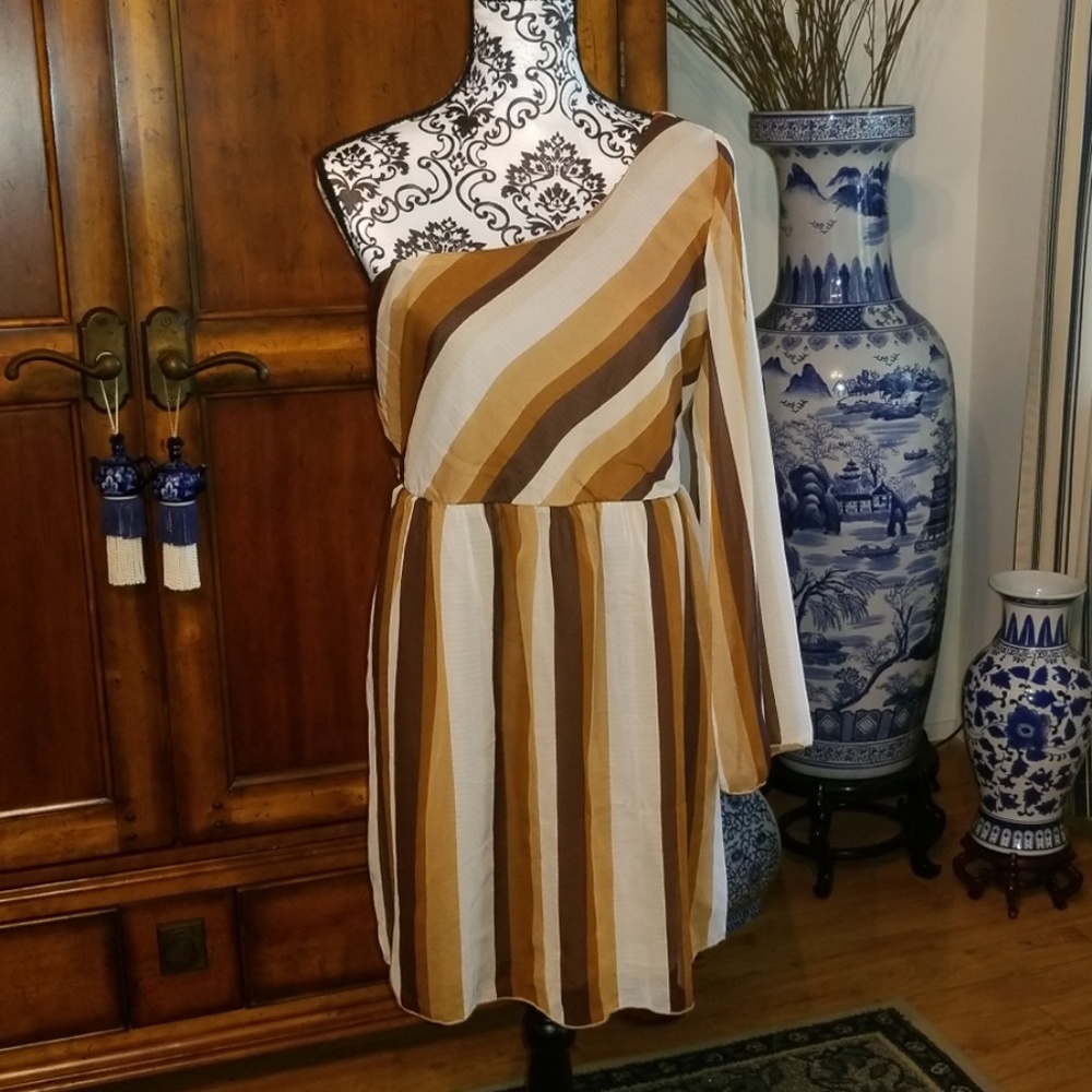 NWT  MULTI COLOR  ONE SHOULDER DRESS